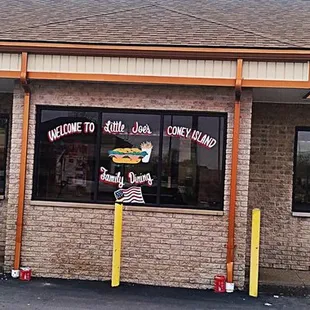 the outside of the restaurant