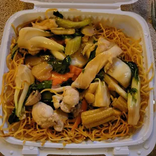 Chicken Chow Mein w/ crispy noodles