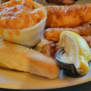 3 pc Fish &amp; Chips w/ Mac n cheese