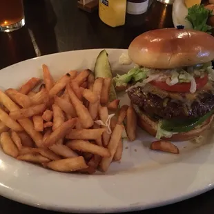 Burger with avocado, delicious!