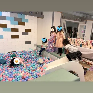 Ball pit
