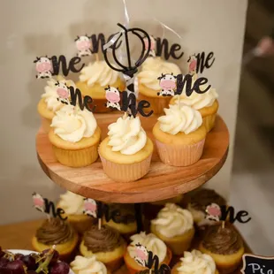 a display of cupcakes