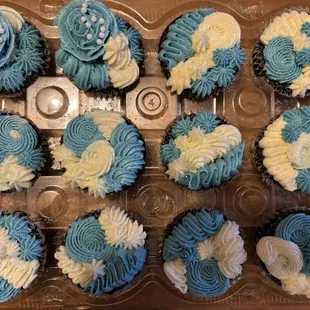 blue and white cupcakes