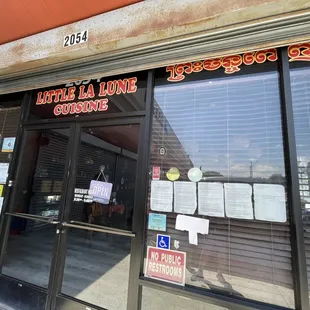 the outside of a restaurant