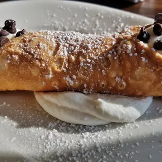 - Cannoli