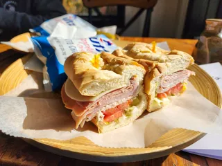 Jinnie’s Cafe & Deli