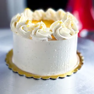Lemon meringue cake