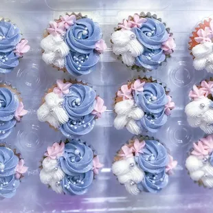 Mini Stuffed French Vanilla Cupcakes