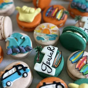 Surf theme macarons