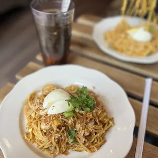 Yellow Noodle with Chicken and Boiled Egg