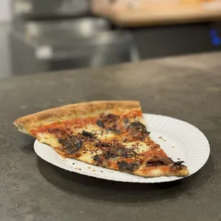 Manco slice - Mushrooms, bacon, and mozzarella