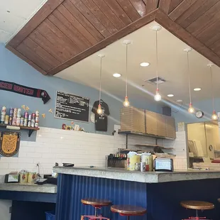 Order Counter + Seating