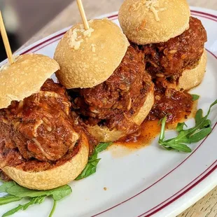 Gravy Meatball Sliders | Instagram: @telephonesmoothie
