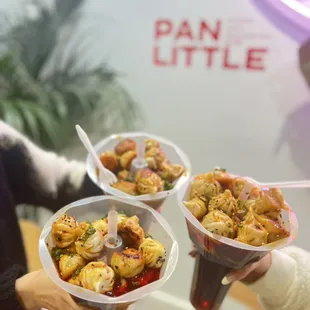 A Cup of Mini Angus Beef Pan--Fried Bun in Chili Sauce（15 Counts with Soymilk or Soda）
麻辣拇指生煎杯 $21.99