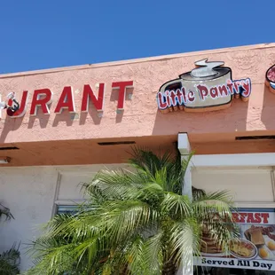 the outside of the restaurant