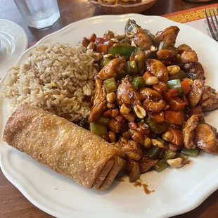 9. Kung Pao Chicken Dinner Special Combo Plate