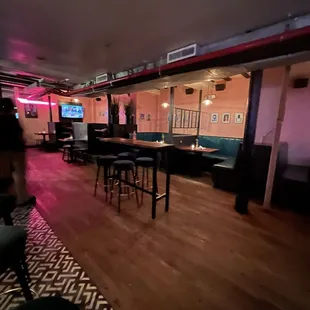 sushi and sashimi, interior