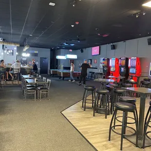the inside of a fast food restaurant