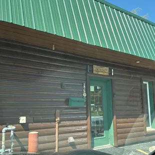 A very simple outside hides a small restaurant and gift shop with homemade items.