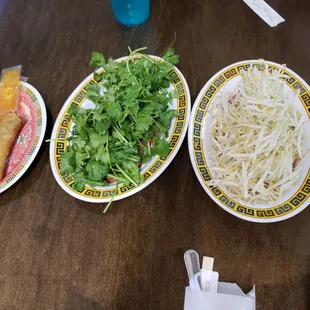 Egg roll, mint, bean spouts