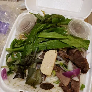 #26 Bun Bo Hue to-go || IG: @misspiggyeats