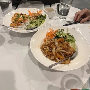 V7. Stir Fried lemongrass tofu served with vermicelli 39. Grilled shrimp vermicelli