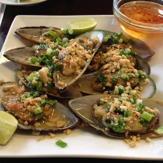 10. Broiled Green Mussels