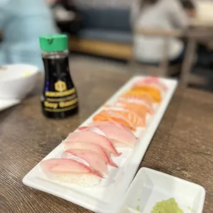 Yellow Tail &amp; Salmon Nigiri