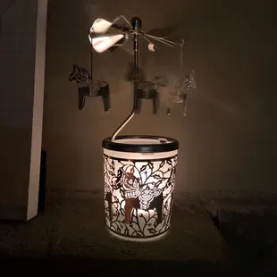 Revolving tea light