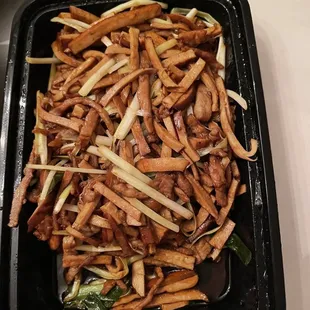 Dried Bean Curd W/ Leek And Shredded Pork