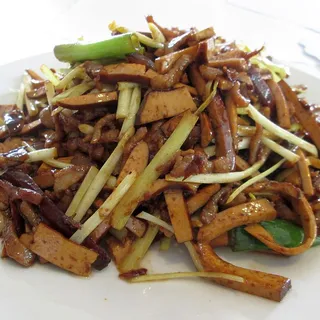 Dried Bean Curd W/ Leek And Shredded Pork