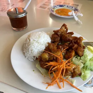 Orange chicken (lunch special)