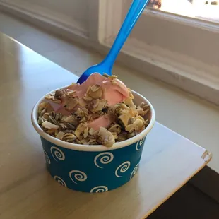 Strawberry shortcake with coconut