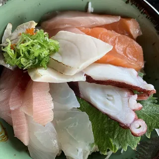 Chirashi Don Lunch