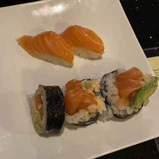 Spicy Salmon Roll