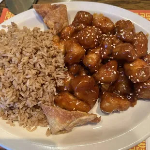 Orange chicken lunch special.