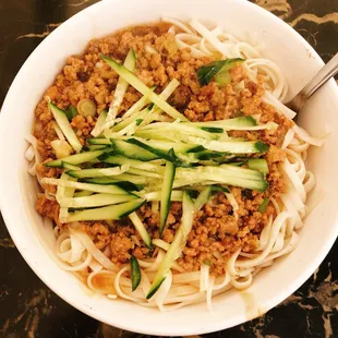 Taiwanese ground pork noodle