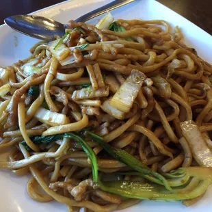 Shanghai Style Thick Chow Mein