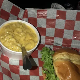 Bacon cheeseburger with Mac and cheese