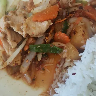 3. Cashew Nut Chicken