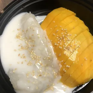 Mango sticky rice is #1 in the town