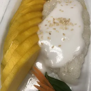 Mango sticky rice is deserted