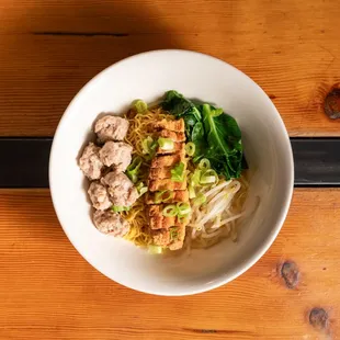BaMhee Haang- Egg noodle, pork belly, pork meatballs, bean sprout, gai lan