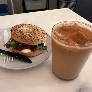 EVERYTHING BREAKFAST SANDWICH