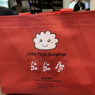 take out boxes inside this nice bag