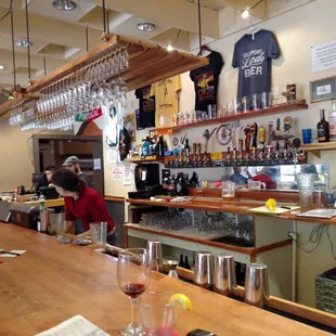 Had a very good beer here. Stinky Dave Stout Nitro. 4.8abv, IBU28.