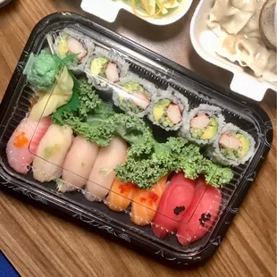 Sushi Regular- close up!