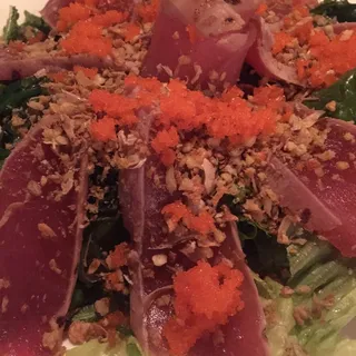 Seared Garlic Tuna Salad