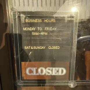 The hours listed are wrong. This place doesn&apos;t even serve dinner.