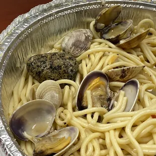 Linguine with dead clams and rocks.